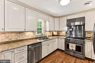 6327 Youngs Branch Dr, Fairfax Station, VA 22039 - Photo 12