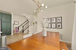 4420 Beechstone Ln, Fairfax, VA 22033 - Photo 4