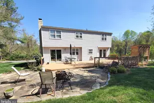 1150 Kettle Pond Ln, Great Falls, VA 22066 - Photo 4