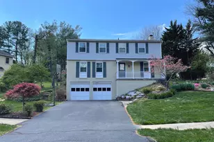 1150 Kettle Pond Ln, Great Falls, VA 22066 - Photo 1