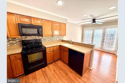 6166 Wellington Commons Drive, Alexandria, VA 22310 - Photo 6