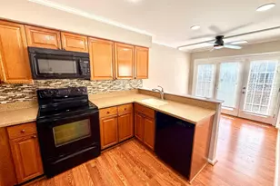 6166 Wellington Commons Dr, Alexandria, VA 22310 - Photo 6