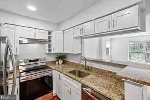 11701 Karbon Hill Ct, Reston, VA 20191 - Photo 4