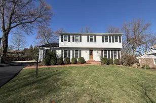 1744 Lockerbie Ln, Vienna, VA 22182 - Photo 2