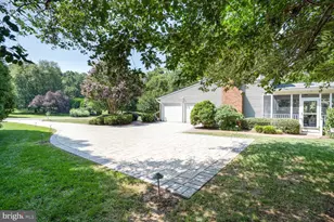 10904 Equestrian Ct, Reston, VA 20190 - Photo 4