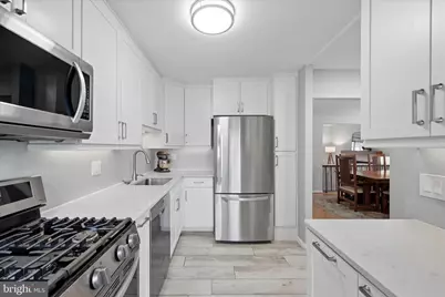 11860 S Lakes Court, Reston, VA 20191 - Photo 14