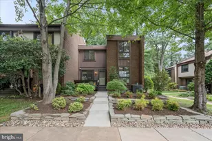 11860 S Lakes Ct, Reston, VA 20191 - Photo 1