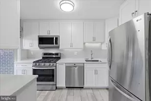 11860 S Lakes Ct, Reston, VA 20191 - Photo 12