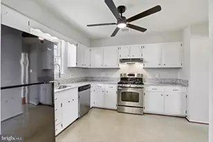 14821 Wood Home Rd, Centreville, VA 20120 - Photo 10