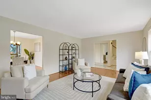 7627 Luton Pl, Alexandria, VA 22315 - Photo 8