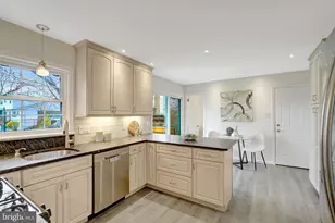 7627 Luton Pl, Alexandria, VA 22315 - Photo 14