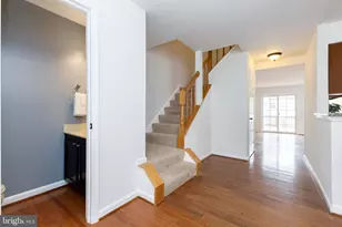 6751 Jenny Leigh Ct, Centreville, VA 20121 - Photo 2