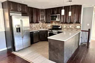 6406 Wilcox Ct, Alexandria, VA 22310 - Photo 2