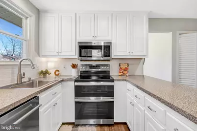 10409 Ashcroft Way, Fairfax, VA 22032 - Photo 16