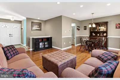 8010 Rockwood Court, Springfield, VA 22153 - Photo 10