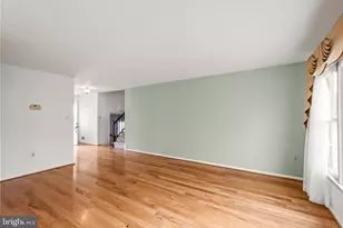 9005 Penn Manor Ct, Springfield, VA 22153 - Photo 6