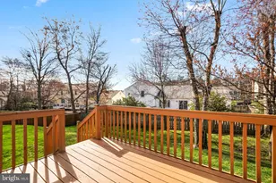 9005 Penn Manor Ct, Springfield, VA 22153 - Photo 12