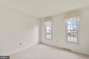 9005 Penn Manor Ct, Springfield, VA 22153 - Photo 16