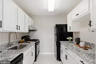 8001 Chanute Pl, Falls Church, VA 22042 - Photo 16