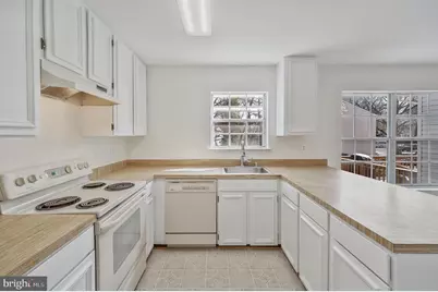 10256 Quiet Pond Terrace, Burke, VA 22015 - Photo 8