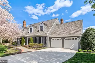 1502 Chain Bridge Ct, McLean, VA 22101 - Photo 2