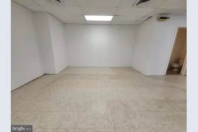 299 Herndon Parkway #106, Herndon, VA 20170 - Photo 12