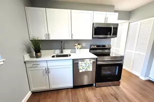 9800 Kingsbridge Dr, Fairfax, VA 22031 - Photo 12