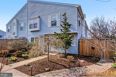 6105 Hoskins Hollow Circle, Centreville, VA 20121 - Photo 2