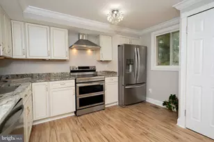 9203 Sheffield Hunt Ct, Lorton, VA 22079 - Photo 12