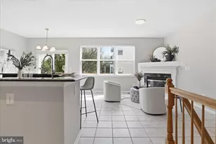 12409 Casbeer Dr, Fairfax, VA 22033 - Photo 10