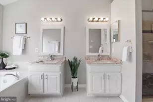 12409 Casbeer Dr, Fairfax, VA 22033 - Photo 26