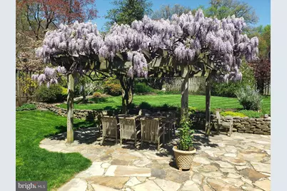 2707 Pioneer Lane, Falls Church, VA 22043 - Photo 2