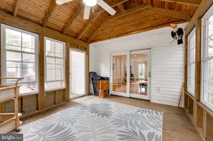 10727 Shingle Oak Ct, Burke, VA 22015 - Photo 2