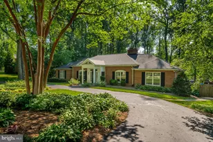 1104 Flor Ln, McLean, VA 22102 - Photo 2