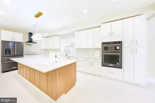 2713 Silkwood Ct, Oakton, VA 22124 - Photo 24