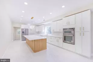 2713 Silkwood Ct, Oakton, VA 22124 - Photo 32