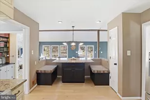 8006 Oak Hollow Ln, Fairfax Station, VA 22039 - Photo 8