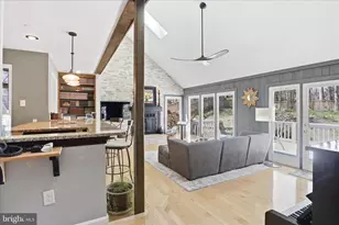 8006 Oak Hollow Ln, Fairfax Station, VA 22039 - Photo 10