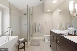 8006 Oak Hollow Ln, Fairfax Station, VA 22039 - Photo 20