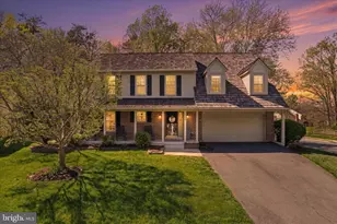 8006 Oak Hollow Ln, Fairfax Station, VA 22039 - Photo 4