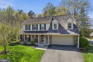 8006 Oak Hollow Ln, Fairfax Station, VA 22039 - Photo 2