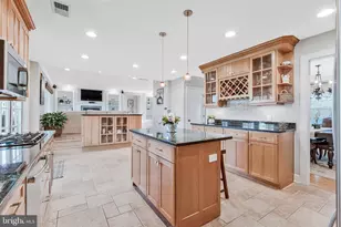 1714 Saddle Ridge Ct, Vienna, VA 22182 - Photo 12