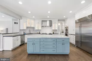 11317 Walnut Creek Ct, Oakton, VA 22124 - Photo 10