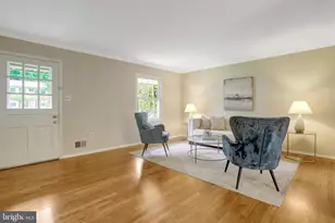 6434 Carriage Dr, Alexandria, VA 22310 - Photo 4