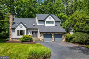 904 Falls Bridge Ln, Great Falls, VA 22066 - Photo 2