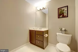 904 Falls Bridge Ln, Great Falls, VA 22066 - Photo 36