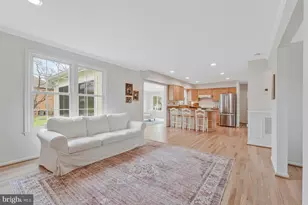 777 Follin Farm Ln, Great Falls, VA 22066 - Photo 8