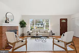 8110 Carrick Ln, Springfield, VA 22151 - Photo 6