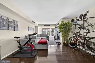 3179 Summit Square Dr, Oakton, VA 22124 - Photo 28