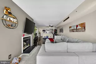 3179 Summit Square Dr, Oakton, VA 22124 - Photo 34